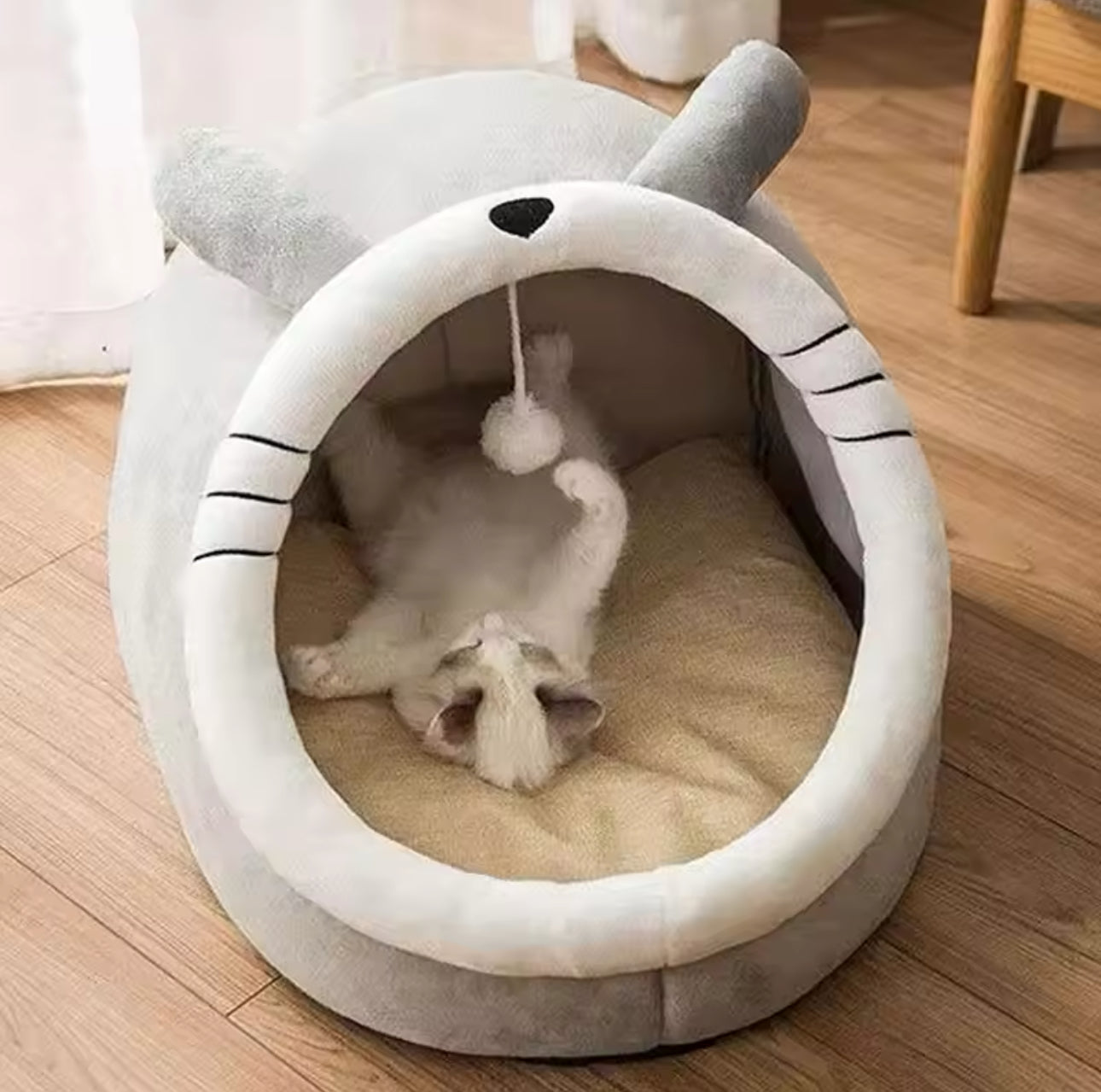 Pet Bed with Ball toy - Soft bed for cats